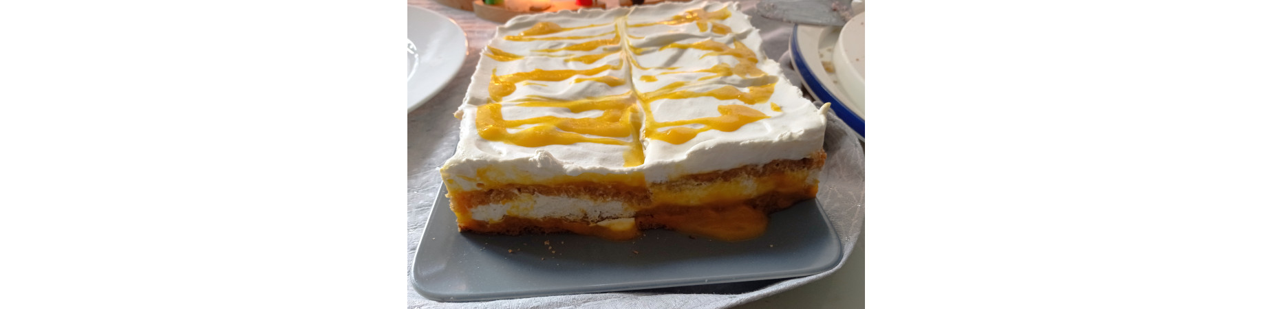 Mango Curd Schnitte